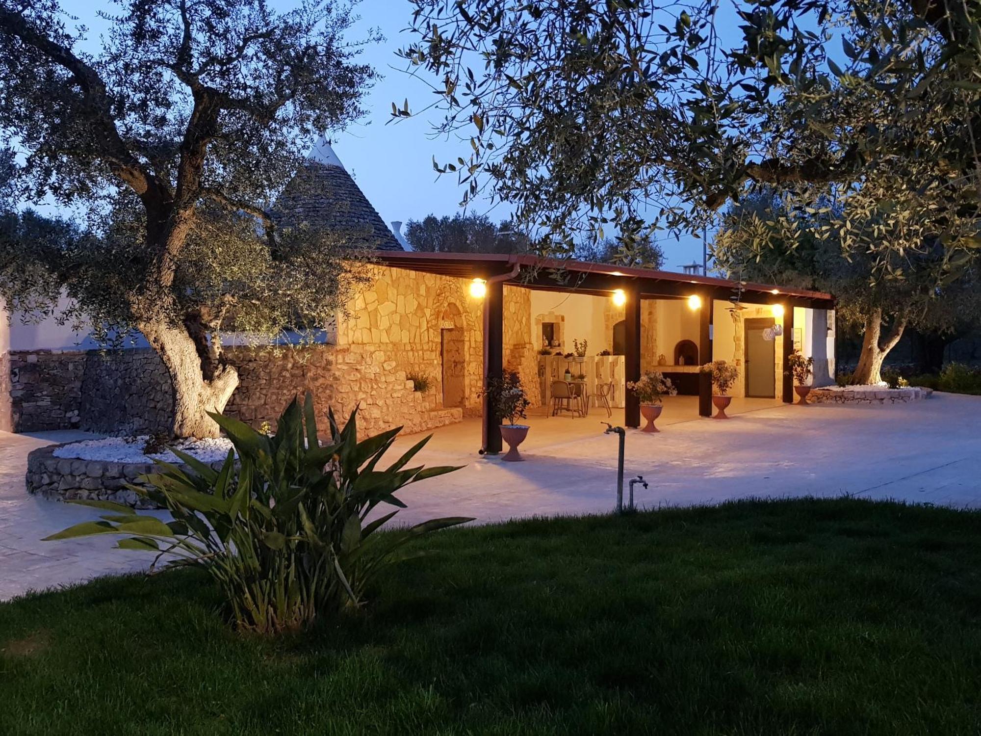 Trullo Degli Augelli Casa de hóspedes San Michele Salentino Exterior foto